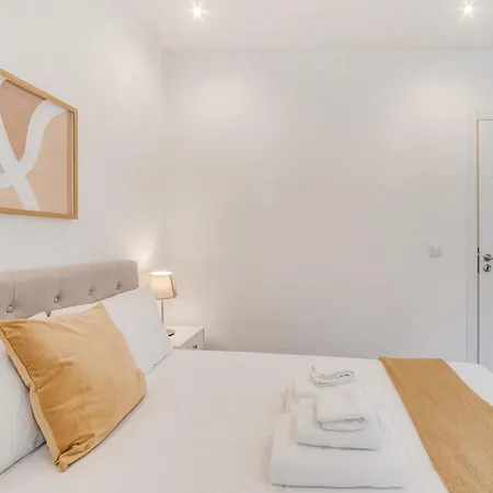 Yellow Charm - Campolide Apartamento *