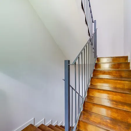 Yellow Charm - Campolide Apartment