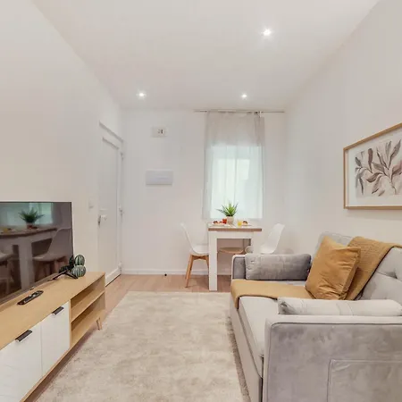 Apartment Yellow Charm - Campolide