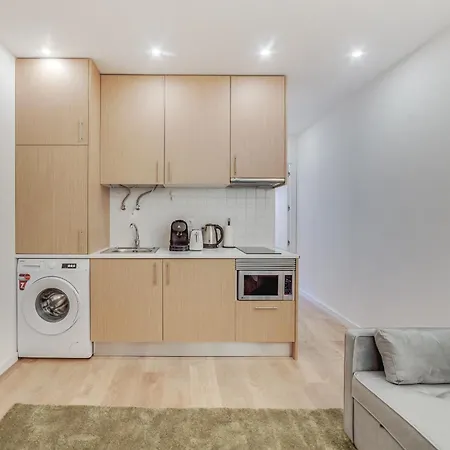 Yellow Charm - Campolide Appartement