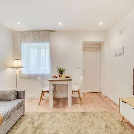 Yellow Charm - Campolide Apartament *